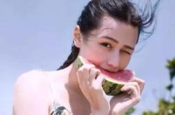 娱乐吃瓜酱优秀的女孩,揭秘优秀女孩的精彩人生